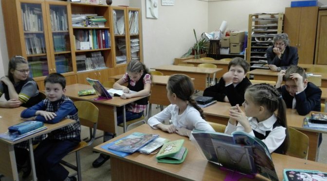 Священник Георгий Аладьин провел урок ОПК в 4 классе 78 школы