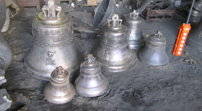 На звонницу нового Тихвинского храма отлиты 9 колоколов